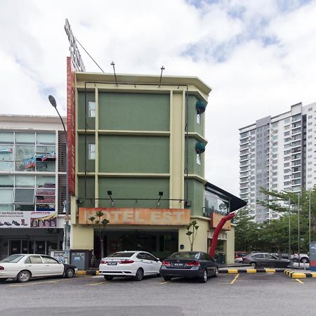 Oyo 604 Hotel Est Equine Park Seri Kembangan Εξωτερικό φωτογραφία