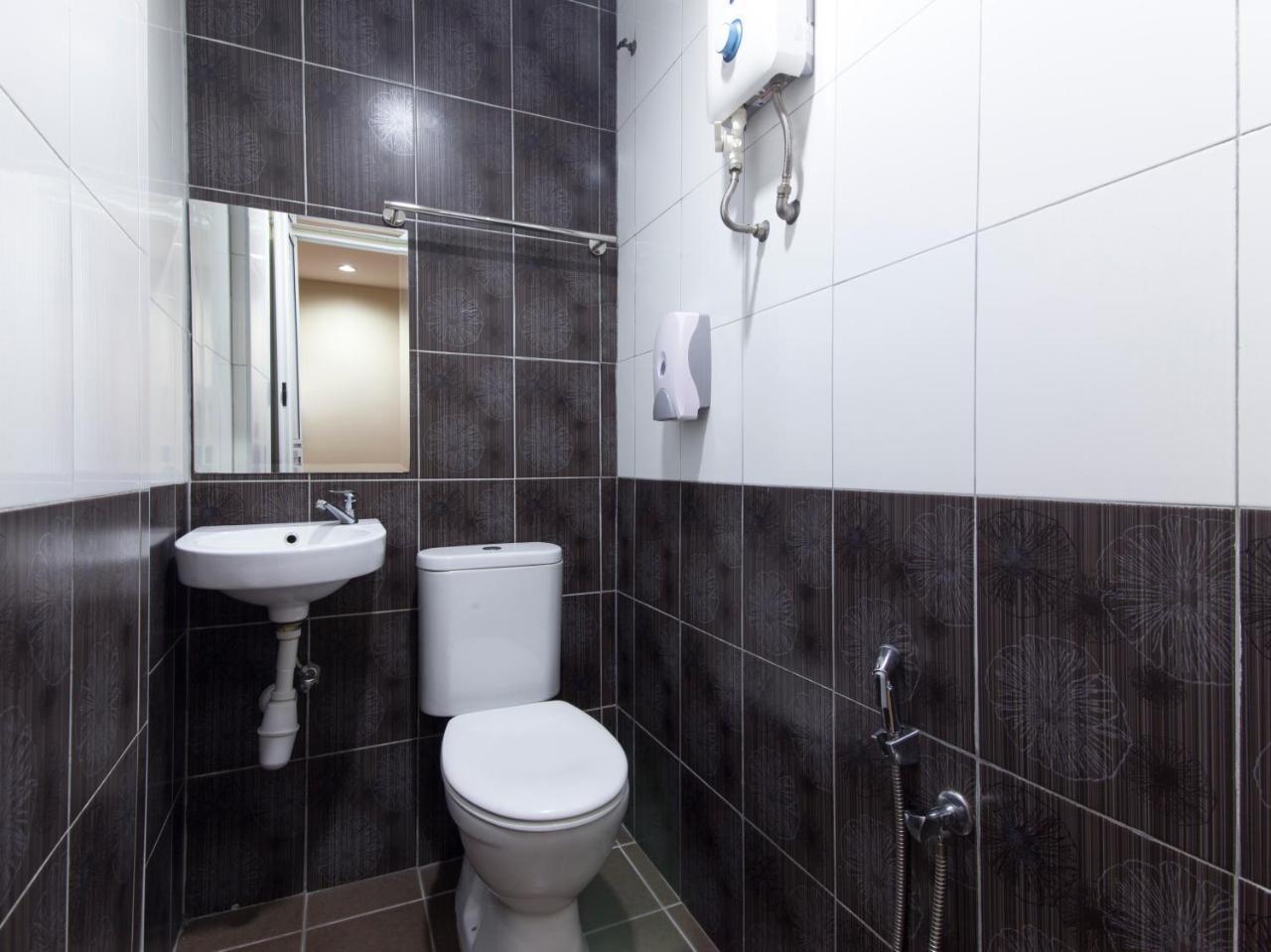 Oyo 604 Hotel Est Equine Park Seri Kembangan Εξωτερικό φωτογραφία
